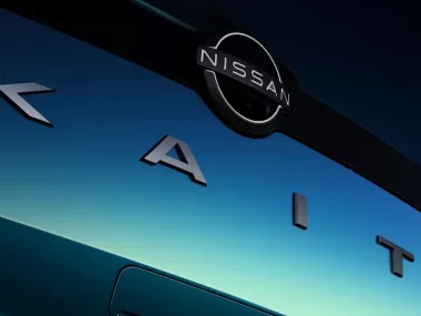 Nissan KAIT logo trasera