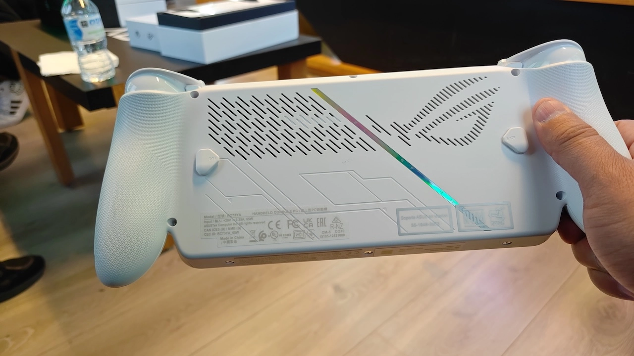 ROG Xbox Ally trasera