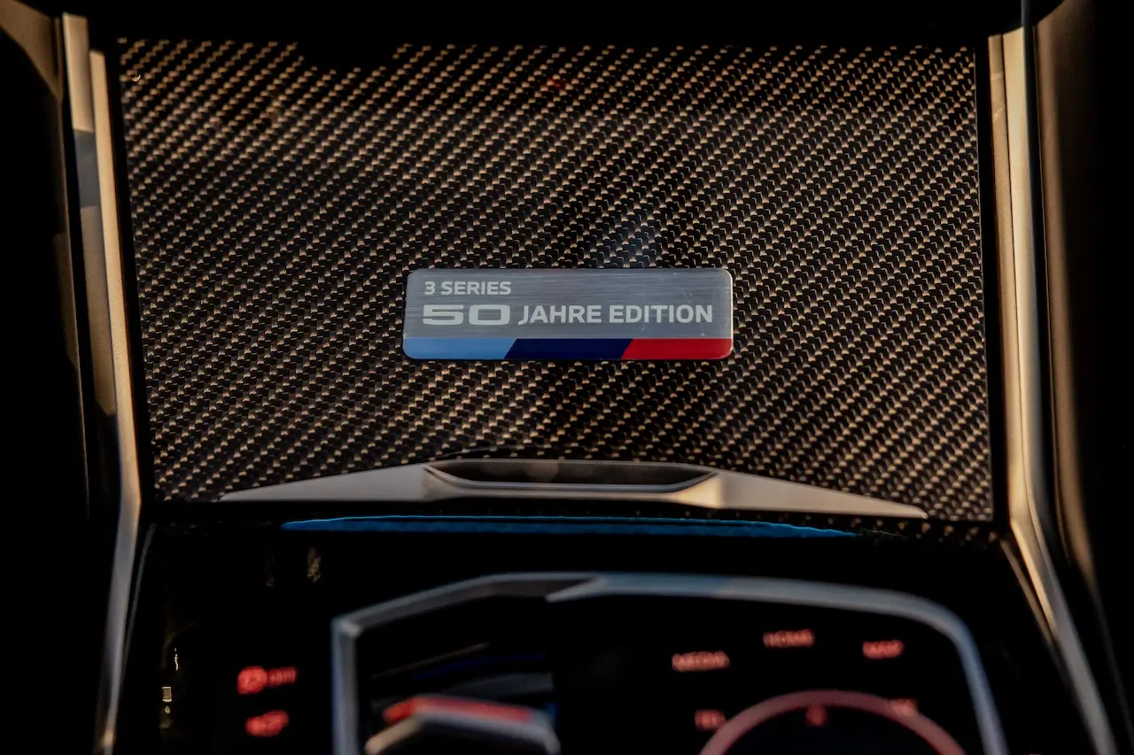 BMW 330e 50 Jahre Edition placa