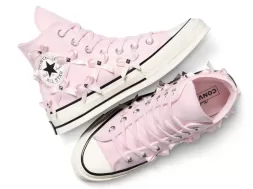 Converse Better With a Bow y Feminine Edge