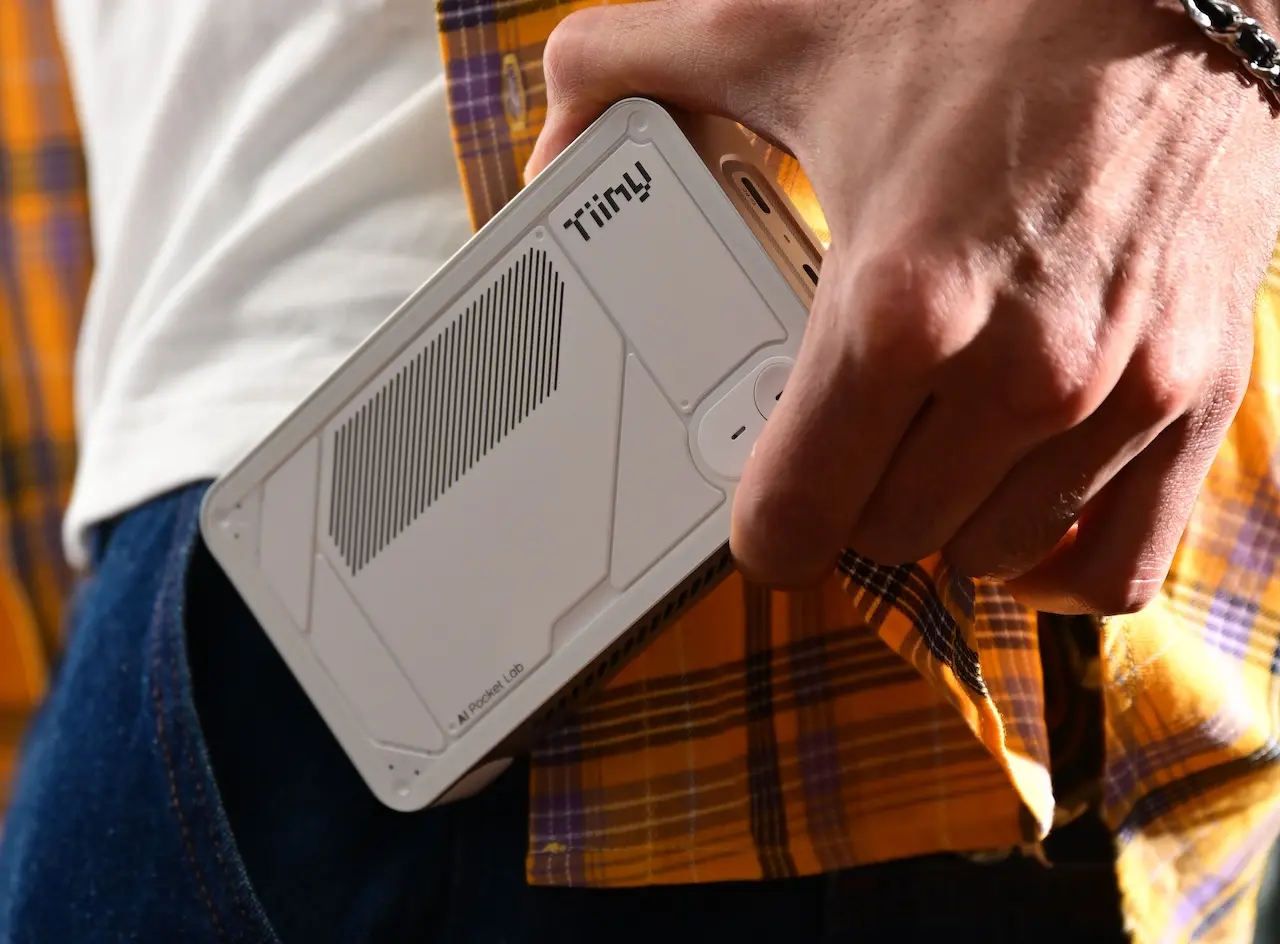 Tiiny AI Pocket Lab, la supercomputadora de IA se presentará en CES 2026
