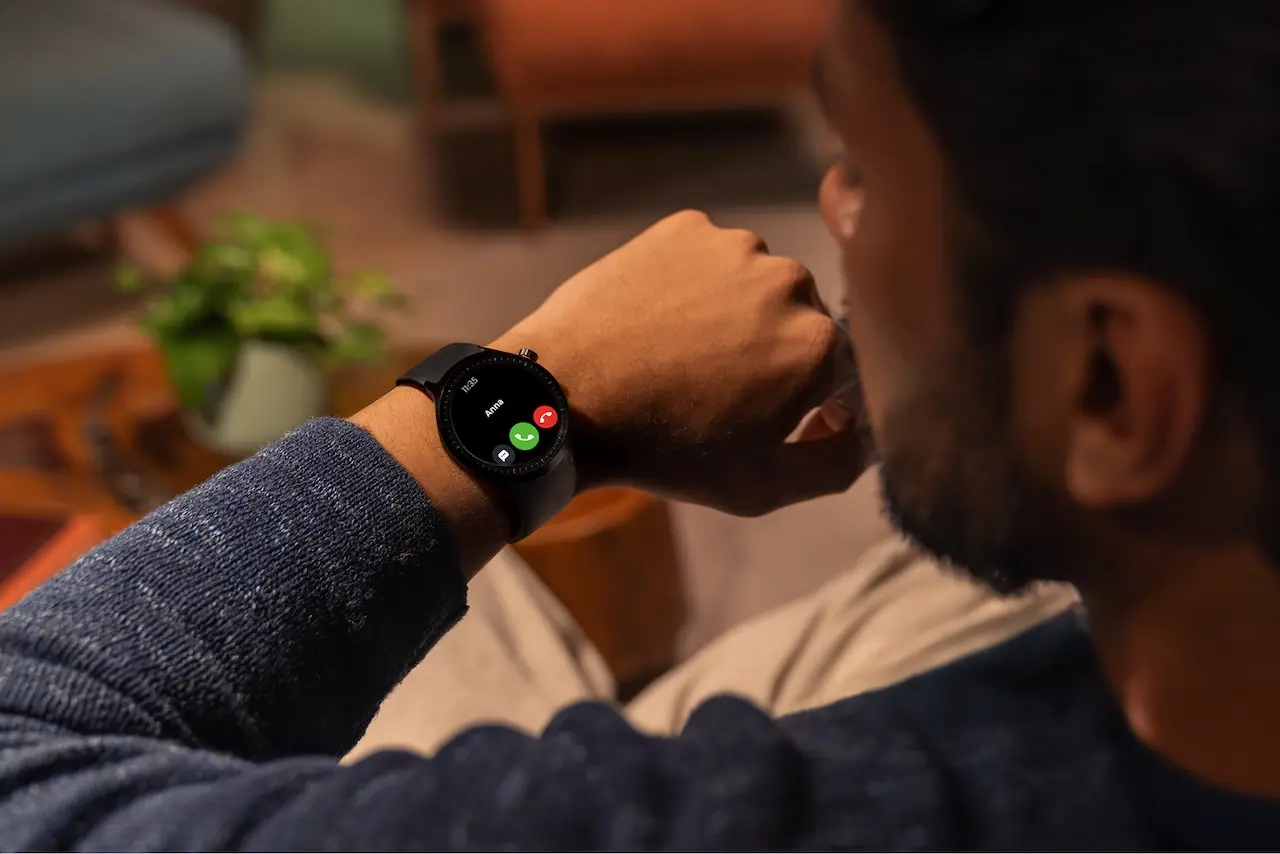 Moto Watch 2026 llamada