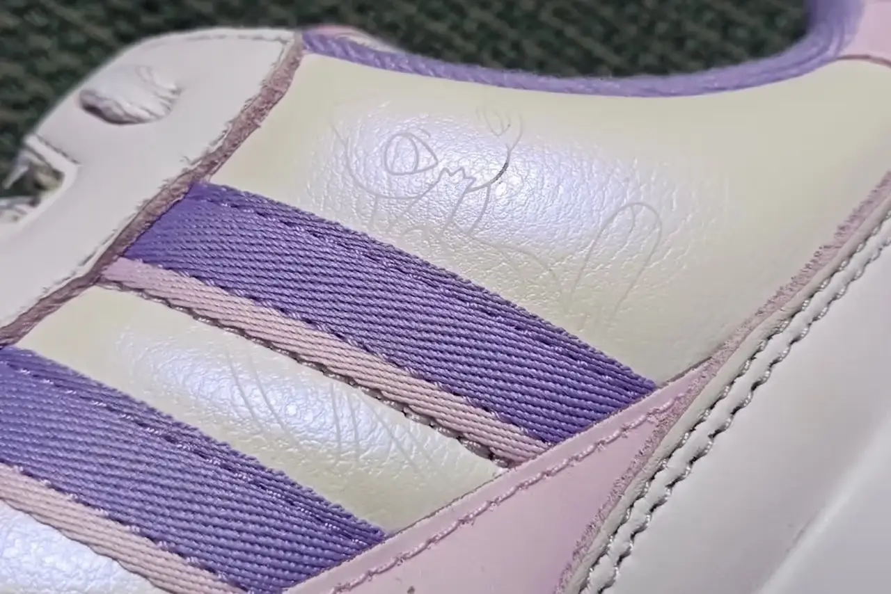 Pokémon x adidas ZX 8000 Mewtwo lateral