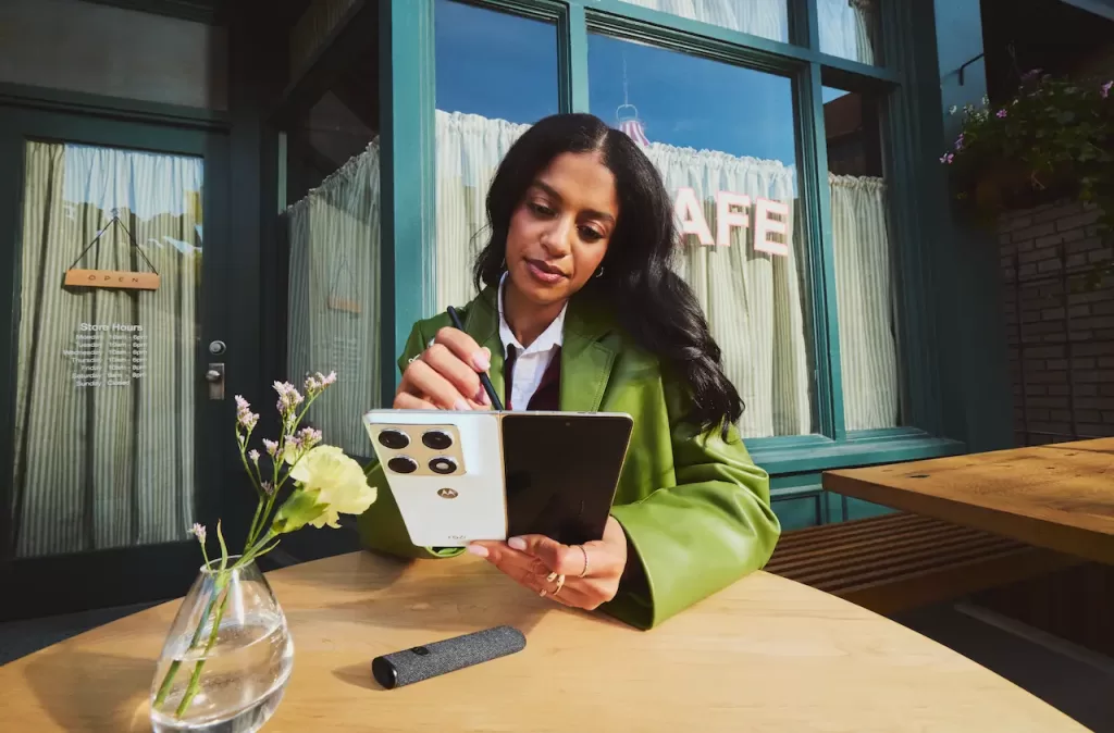 motorola razr fold stylus