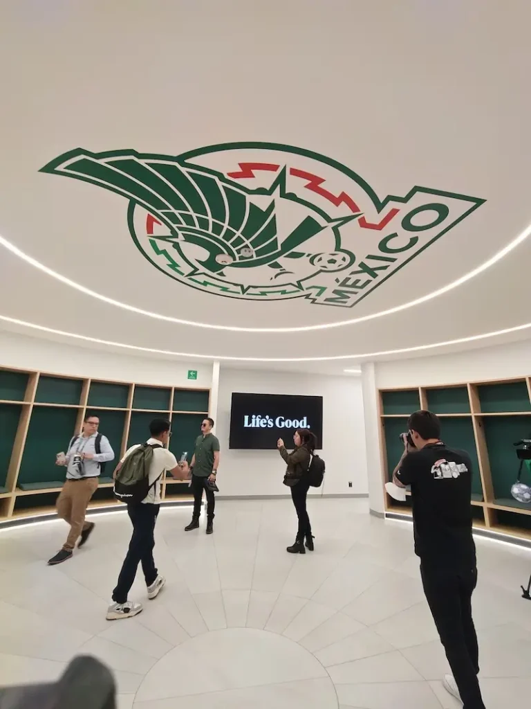 CAR Selección Mexicana de futbol pantalla LG vestuario