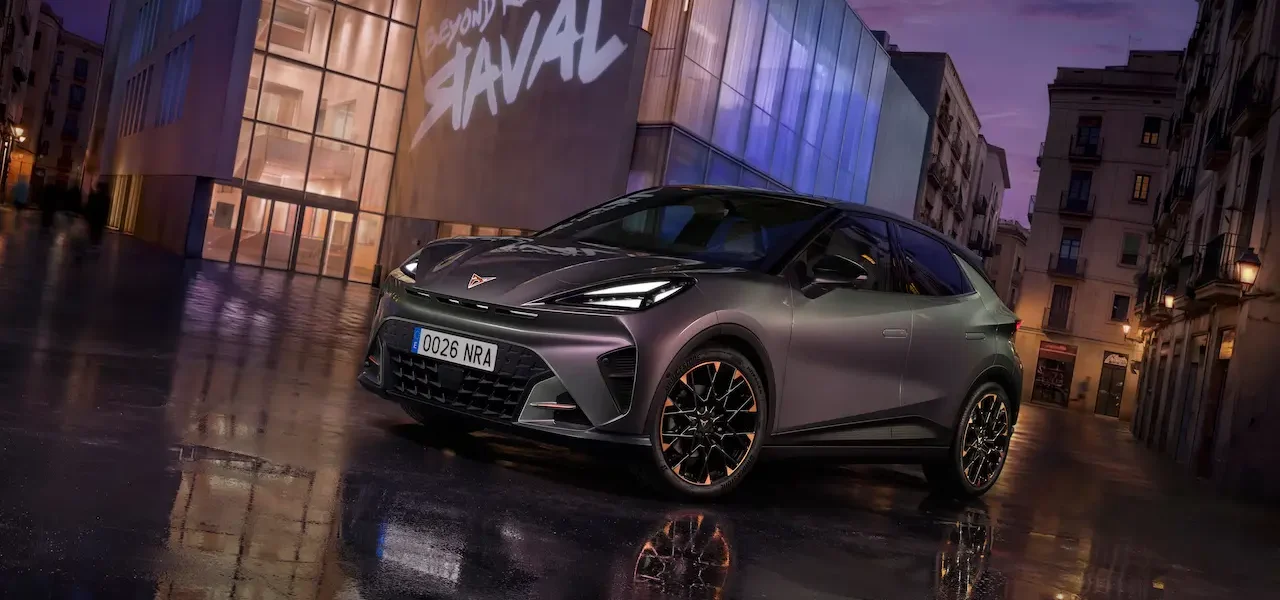 CUPRA Raval se presenta en Barcelona y en más de 10 ciudades más CUPRA Raval Barcelona presentacion frontal