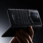 Vertu presenta su AlphaFold el primer teléfono plegable con un agente de IA Vertu AlphaFold