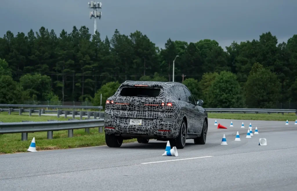 BMW iX5 prototipo trasera