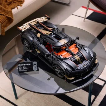 LEGO Technic Koenigsegg Sadair’s Spear Megacar set