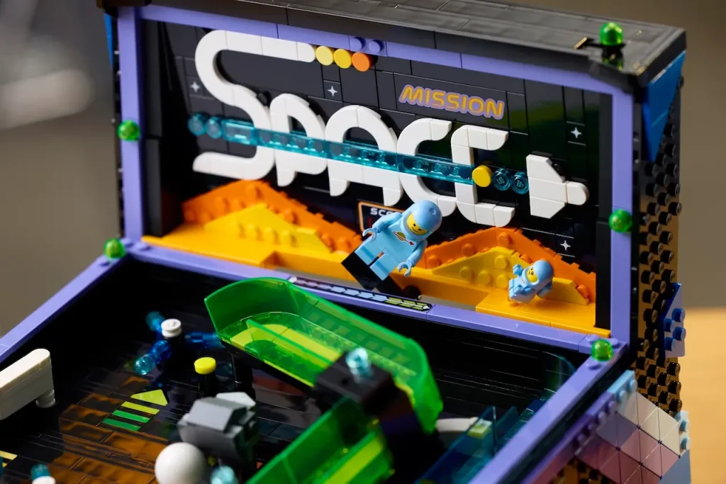 máquina de pinball de LEGO austronauta bebe