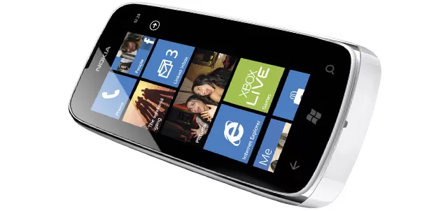 Nokia_Lumia_610