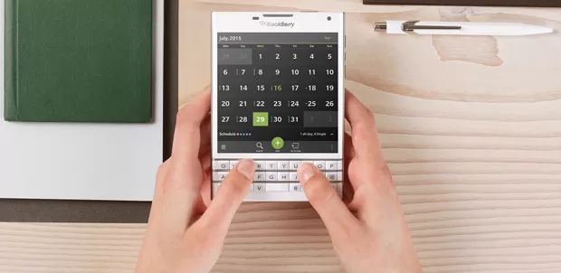 BlackBerry-Passport-blanco
