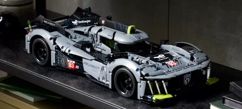 LEGO Technic PEUGEOT 9X8 24H Le Mans Hybrid Hypercar